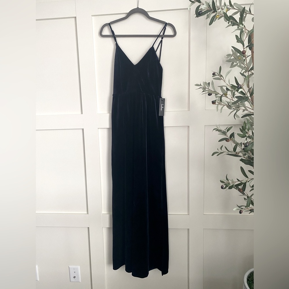 🆕 Lulus Velvet Long Dress